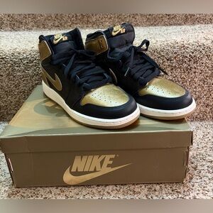 Nike Kids Air Jordan Black and Gold High-Top Sneakers NIB Size 5.5
